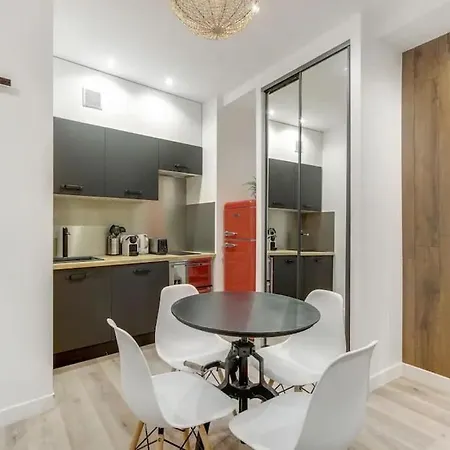 דירה Off Majesti Montorgueil New *